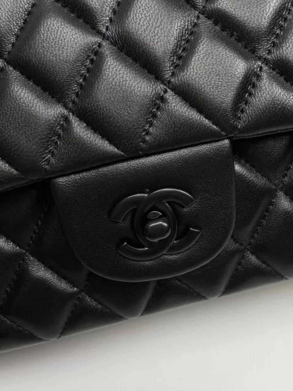 Chanel Classic Flap Quilted Black Leather Black Tone Chain Shoulder Bag - Picture 8 of 9